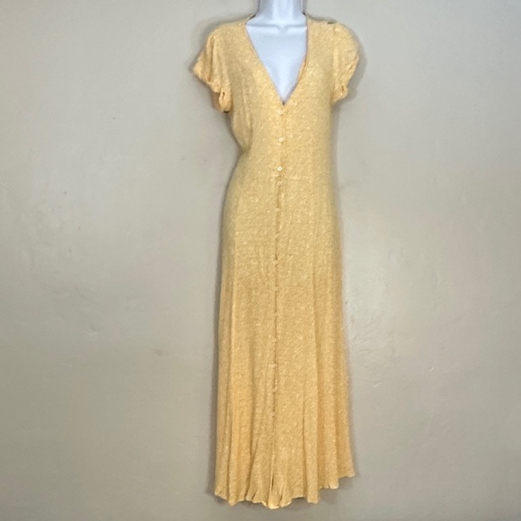 Aura Dresses & Skirts - Aura Light Yellow V-Neck Maxi Dress